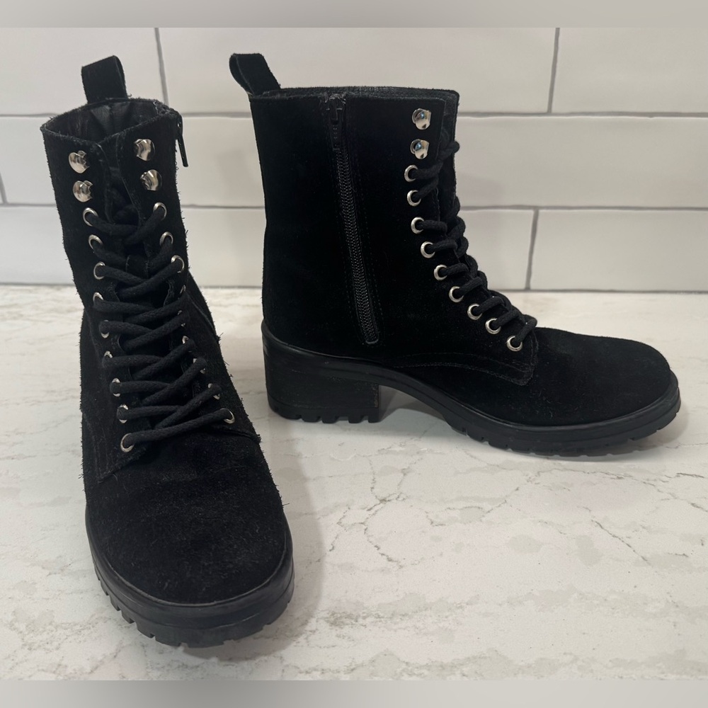 🕶️ Steve Madden Black Suede Lace-Up Combat Boots Lug Sole — Size 8